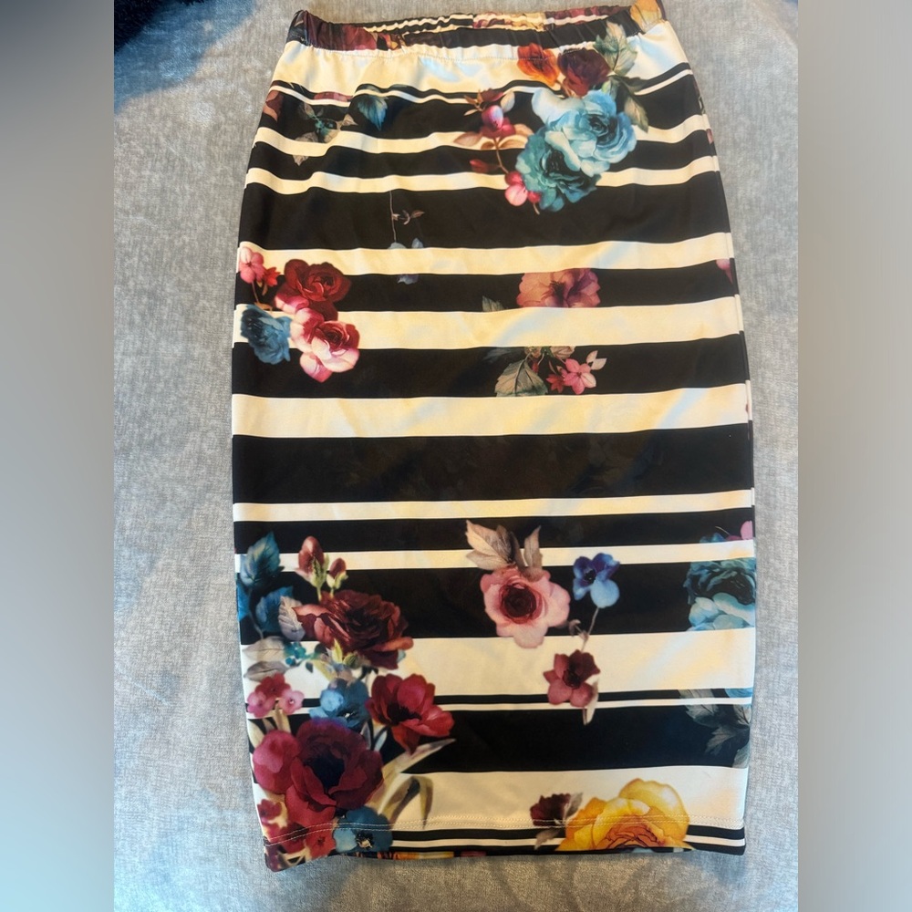 Black and White Floral Midi Pencil Skirt